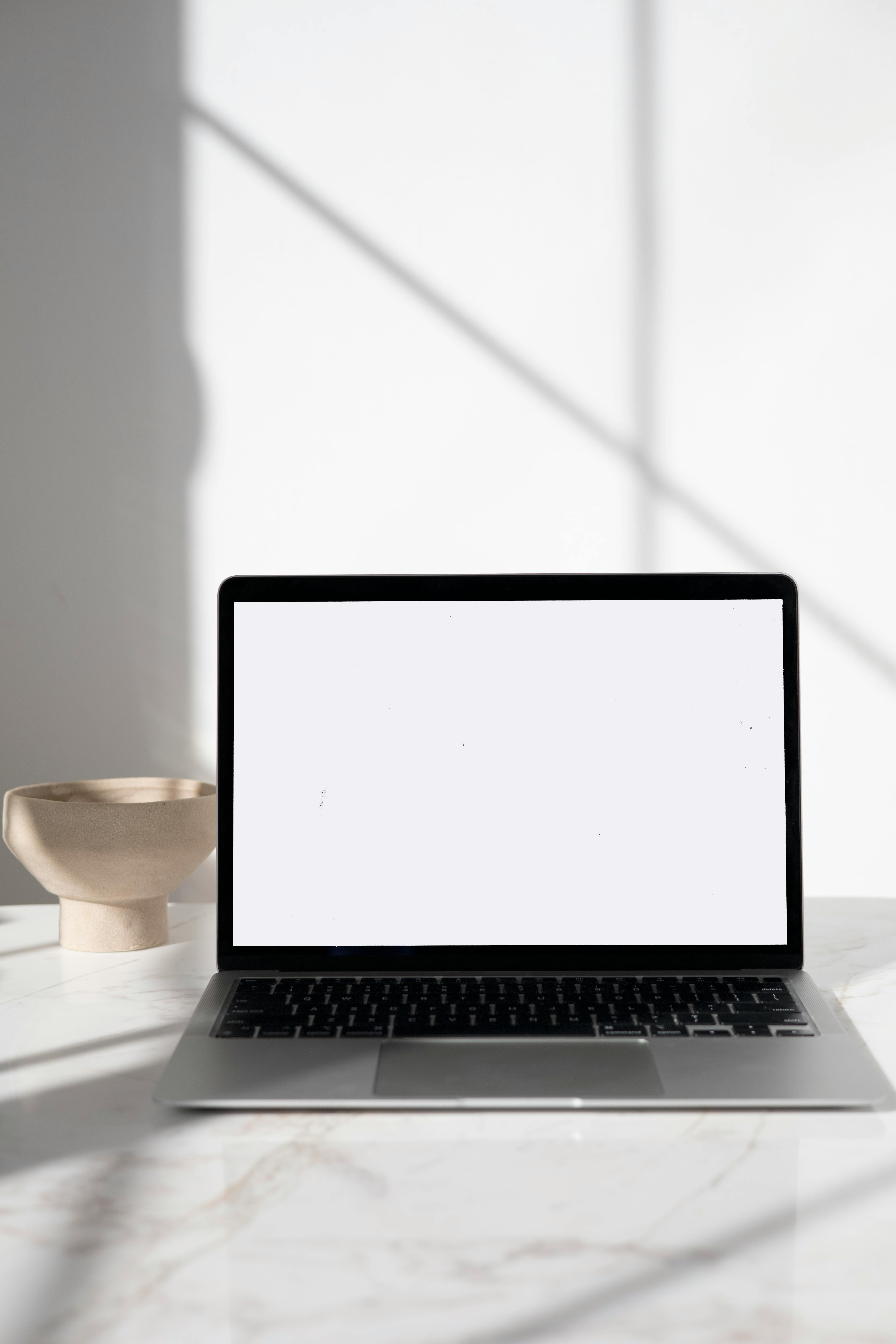How to Properly Recall an Email: Practical Tips for 2025